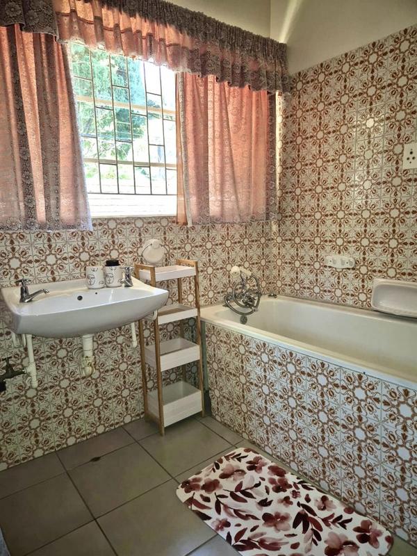 To Let 5 Bedroom Property for Rent in Douglas Northern Cape